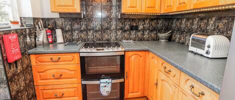 Dishwasher, cookware/dishes/utensils