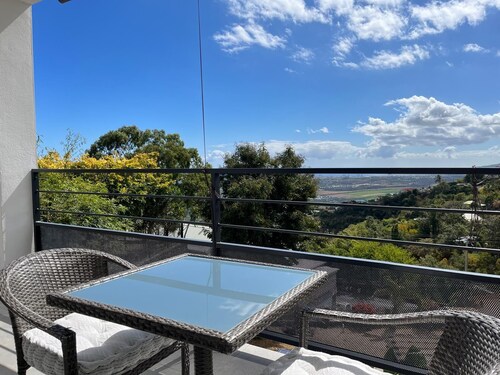 Sea and mountain view studio, new and comfortable
