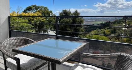 Sea and mountain view studio, new and comfortable