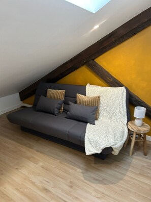 Living area - Vrbo Property (Bois-le-Roi)