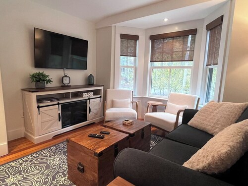 2 BR Next to Beach & Park Entrance! [The Notebook]