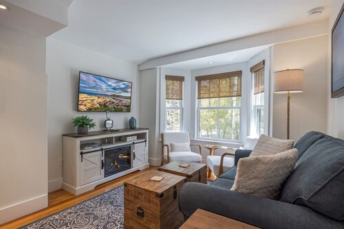 2 BR Next to Beach & Park Entrance! [The Notebook]