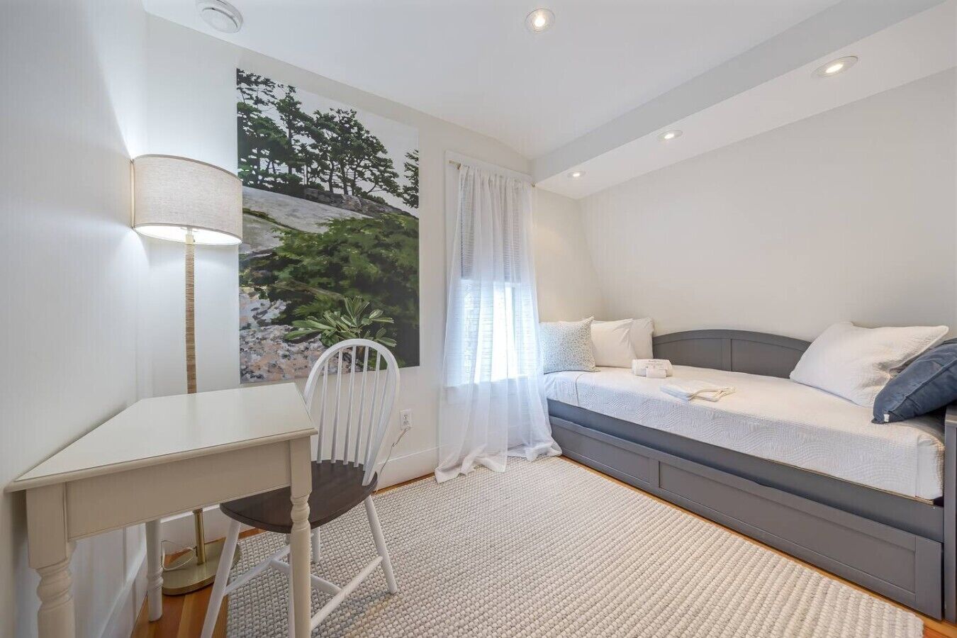 2 bedrooms, desk, iron/ironing board, travel crib