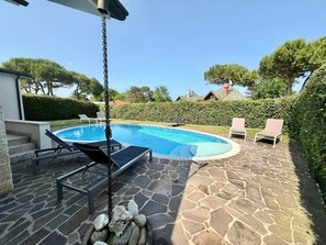 Villa, 4 habitaciones, piscina privada, vistas al jardín | Piscina | Una piscina al aire libre
