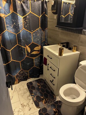 Bathroom - Perfect 2-bedroom apartment in Pittsburgh for a relaxing stay (Pittsburgh)