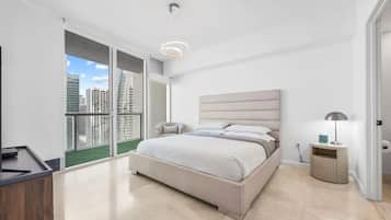 Luxury Apartment, 1 King Bed with Sofa bed, Canal View | Down comforters, desk, laptop workspace, iron/ironing board