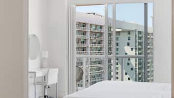 Superior Apartment, 1 King Bed with Sofa bed, City View