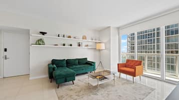 Deluxe Apartment, 1 King Bed with Sofa bed | Living area