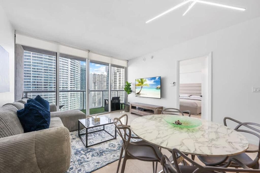 Luxury Apartment, 1 King Bed with Sofa bed, Canal View | Living area