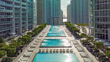 Appartement Luxe, 1 trÚs grand lit et 1 canapé-lit, vue canal | Piscine