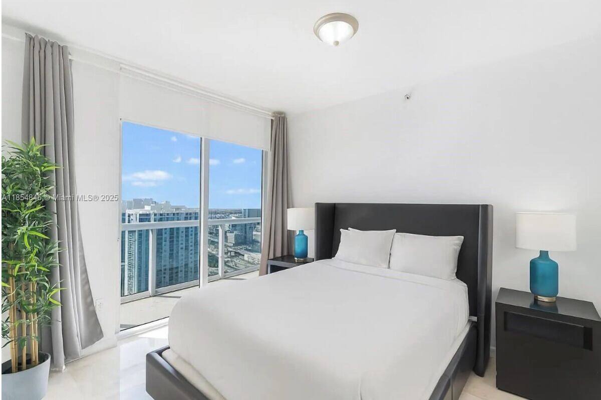 Penthouse Superior, 2 phòng ngủ, quang cảnh biển | Chăn bông, bàn, khu vực làm việc phù hợp cho laptop 