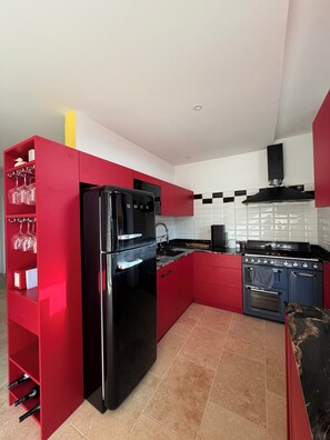 Private kitchen - Air-conditioned house with terrace and elevator (Lauzerte)