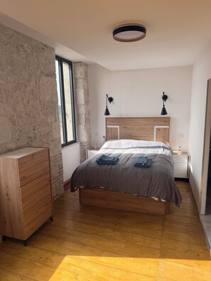 Room - Air-conditioned house with terrace and elevator (Lauzerte)