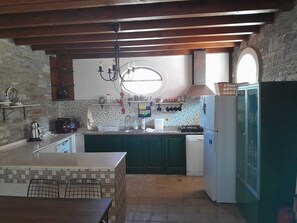 Private kitchen - Adorable 2 bedrooms villa with swimmingpool AC in peaceful Kirazlı Kusadasi Efes (Kirazlı)