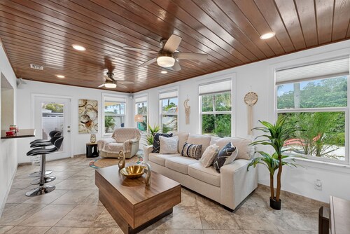 Luxury Tropical Home w/ Pool & Spa Near Beach