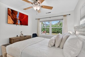 3 habitaciones, escritorio, tabla de planchar con plancha y wifi gratis 