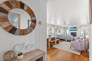 Interior - Mini Golf Heated Pool Ocean Front Family Fun (Holden Beach)