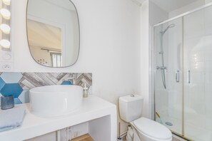 Hair dryer, towels - Le Boisé - Gites Bo - Studio Apartment, Sleeps 4 (Baubigny)