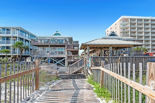 Beachside  condo in gorgeous Gulf Shores-Very close to Beach