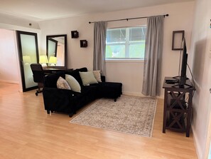 Smart TV - Tampa Oasis- In Unit Laundry (Tampa)