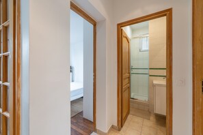 Hair dryer, towels - Noubelle RB&B - Avec parking privé (Sevran)