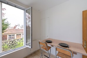 Dining - Noubelle RB&B - Avec parking privé (Sevran)