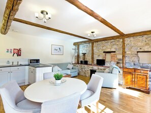 Interior - Courtyard setting alongside 16 other converted farm buildings. (Carsington, near Ashbourne)