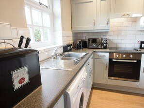 High chair - 2 bedroom accommodation in Darwin Lake, near Matlock (Darwin Lake, near Matlock)