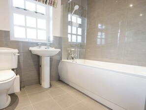 Towels - 2 bedroom accommodation in Darwin Lake, near Matlock (Darwin Lake, near Matlock)