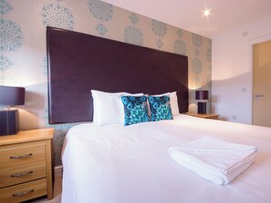 4 bedrooms, free WiFi - 4 bedroom accommodation in Darwin Lake, near Matlock (Darwin Lake, near Matlock)