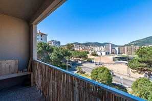 Property grounds - L'Orangerie - Terrasse avec vue sur la montagne (Ajaccio)