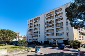 Exterior - L'Orangerie - Terrasse avec vue sur la montagne (Ajaccio)