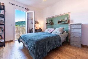 2 bedrooms, iron/ironing board, free WiFi, bed sheets - L'Orangerie - Terrasse avec vue sur la montagne (Ajaccio)