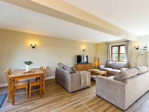 TV - 2 bedroom accommodation in Carsington, near Ashbourne (Carsington, near Ashbourne)