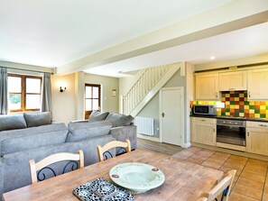 TV - 2 bedroom accommodation in Carsington, near Ashbourne (Carsington, near Ashbourne)