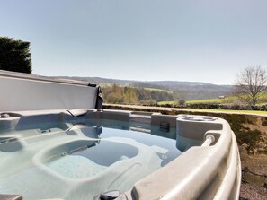 Outdoor spa tub - Historical property with lovely countryside views from the Jacuzzi. (Alport, near Bakewell)