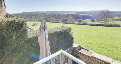 Quirky accommodation with splendid four poster bed and private hot tub.