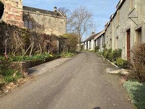 Property grounds - 2 bedroom accommodation in Upper Largo, Leven (Upper Largo, Leven)