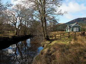 Property grounds - 3 bedroom accommodation in Glendaruel (Glendaruel)