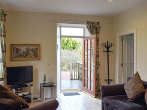 TV - 2 bedroom accommodation in Arden, Alexandria (Arden, Alexandria)