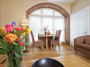 Interior - Marjorie's Cottage - SXXL (Glendaruel)