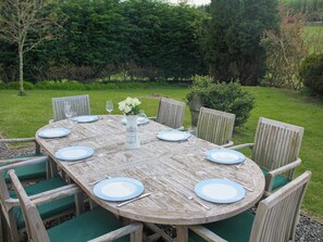 Outdoor dining - 4 bedroom accommodation in Parton, near Castle Douglas (Parton, near Castle Douglas)