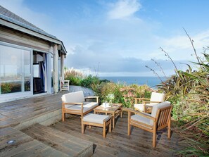 Terrace/patio - Shark Fin completely has the wow factor. (Sennen)