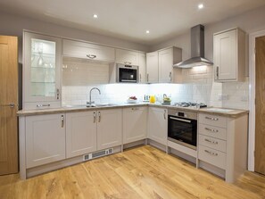 Dishwasher, high chair - 2 bedroom accommodation in Keswick (Keswick)