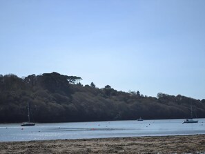 Beach - 3 bedroom accommodation in Manaccan, near Helston (Manaccan, near Helston)