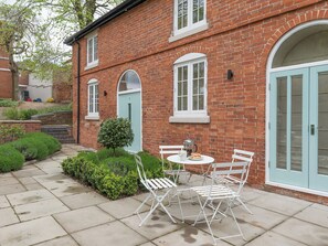 Outdoor dining - No.1 Meynell Mews - UK11320 (Breedon on the Hill)