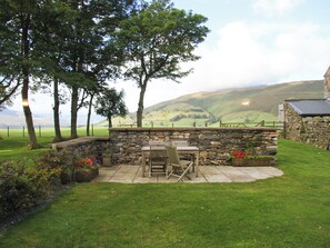Property grounds - 2 bedroom accommodation in Mungrisdale, near Keswick (Mungrisdale, near Keswick)