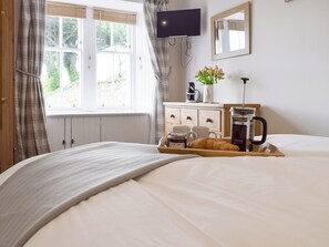 2 bedrooms, free WiFi - 2 bedroom accommodation in Upper Largo, near Leven (Upper Largo, near Leven)