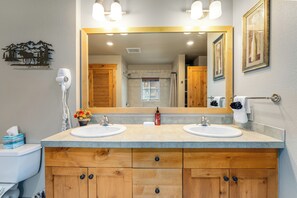 Bathroom - New! Ski-In/Ski-Out & Summer Adventures at Whitefish Mountain Resort (Whitefish)