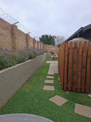 House, 1 Bedroom, Garden View | Property grounds - Petite Cottage Plett (Plettenberg Bay)